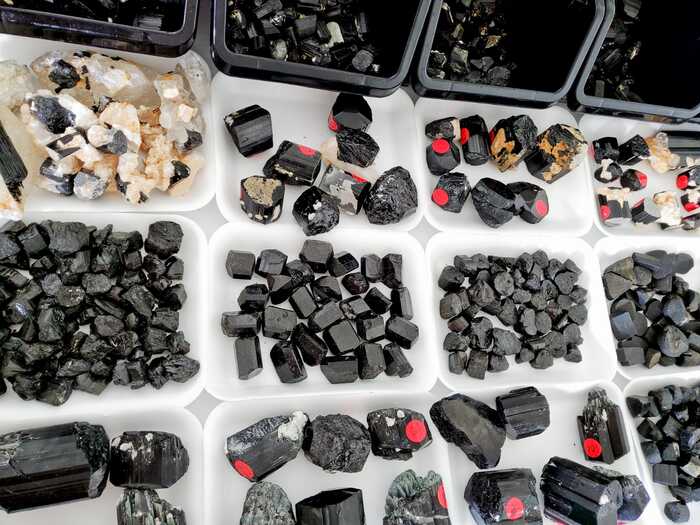 Black Tourmaline Crystal7-min Bulk Black Tourmaline Crystal