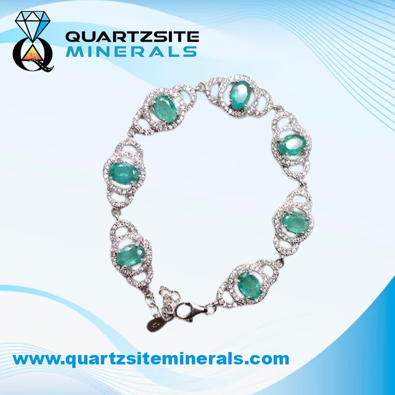 Astonishing Emerald Bracelet with rhodium polish Available for sale Astonishing Emerald Bracelet with rhodium polish